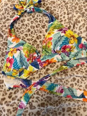 VENUS Multicolor Tropical Floral Halter bikini top